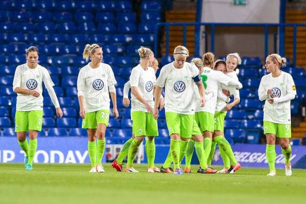 Jubel, Torjubel, Torerfolg, celebrate the goal, goal, celebration, Jubel ueber das Tor, optimistisch, Action, Aktion Wolfsburg über das Tor von Zsanett Jakabfi (Wolfsburg, 3) (rechts mit Caroline Graham Hansen (Wolfsburg, 26) ), Fussball, UEFA Women s Champions League, Chelsea Ladies FC - VfL Wolfsburg, xtgx