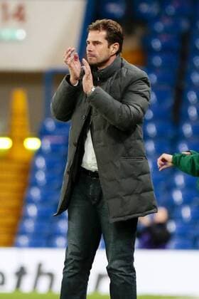 Ralf Kellermann (Trainer, coach, manager Wolfsburg) gibt Anweisungen, gestikuliert, mit den Armen gestikulieren, gives instructions, gesticulate, Fussball, UEFA Women s Champions League, Chelsea Ladies FC - VfL Wolfsburg, xtgx