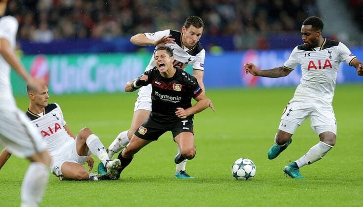 GER, UEFA CL, Bayer 04 Leverkusen (GER) vs Tottenham Hotspur (GB) 18.10.2016, BayArena, Leverkusen, GER, UEFA CL, Bayer 04 Leverkusen (GER) vs Tottenham Hotspur (GB) Erik Lamela (Tottenham), Javier Hernandez (Chicharito) (Leverkusen), Jan Vertonghen (Tottenham), Danny Rose (Tottenham) nordphotoxBratic