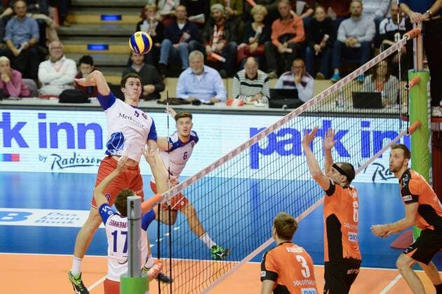 Volleyball, Herren, Saison 2016 17, DVV-Pokal, Achtelfinale, BR Volleys - United Volleys Rhein-Main, Jan Zimmermann (Nr. 17, United Volleys Rhein-Main), Georg Escher (Nr. 9, United Volleys Rhein-Main), Robert Adrian Aciobanitei (Nr. 6, United Volleys Rhein-Main), Robert Kromm (Nr. 3, Berlin Recycling Volleys), Felix Fischer (Nr. 6, Berlin Recycling Volleys), Paul Carroll (Nr. 12, Berlin Recycling Volleys), 27.10.16,