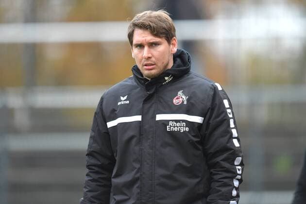05.11.2016, Fussball, Regionalliga West, Saison 2016 2017, 16. Spieltag, Franz-Kremer-Stadion, RheinEnergieSportpark, Köln 1.FC Köln U21 U 21 - SC Verl 2 : 0 Patrick Helmes (Co Trainer 1. FC Köln U21), Aktion, Einzelbild, Quer, Mimik, Gestik, Co Trainer, Assistenztrainer