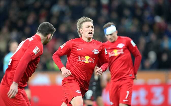 Leverkusen - RB Leipzig Fußball Bundesliga Leverkusen, 18.11.2016, BayArena, Fußball, 1.BL, GER, 11.Spieltag , Bayer 04 Leverkusen vs. RB Leipzig , Torschütze Emil Forsberg (m., RB Leipzig), Torjubel nach dem Treffer zum 2:2 Ausgleich. ,