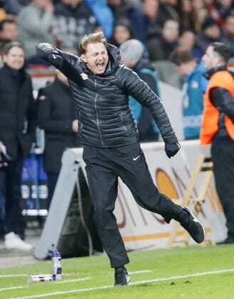 Ralph HASENHUETTL, RB L Trainer Jubel, Freude, Emotionen, Feiern, Lachen, jubelt, freuen, reisst die Arme hoch, ballt die Faust Schlussjubel BAYER 04 LEVERKUSEN - RB LEIPZIG Fussball 1. Bundesliga , Leverkusen, am 18.11.2016, 11.Spieltag, Saison 2016 2017, 1.Liga, 1.Bundesliga,