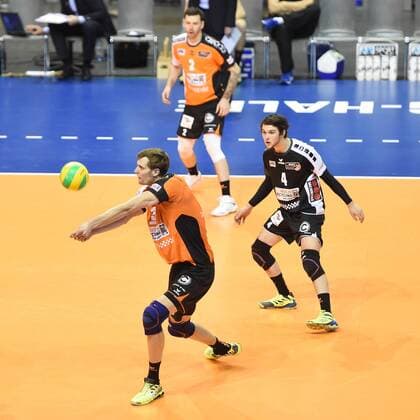 Volleyball, Herren, Saison 2016 17 CEV Champions League, 4. Spieltag, BR Volleys - Dukla Liberec, Robert Kromm (Nr. 3, Berlin Recycling Volleys), Luke Perry (Nr. 4, Berlin Recycling Volleys), 02.02.17,
