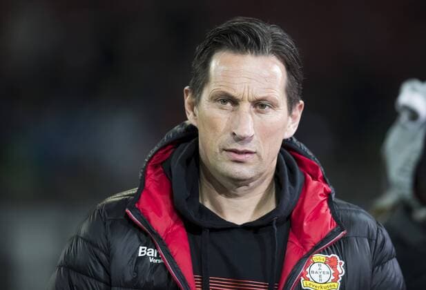 Roger SCHMIDT, Trainer Leverkusen Halbfigur , Aktion, Einzelbild, Portrait, Portraet, Einzelaktion FC AUGSBURG - BAYER 04 LEVERKUSEN 1-3 Fussball 1. Bundesliga , Augsburg, am 17.02.2017, 21.Spieltag, Saison 2016 2017, 1.Liga, 1.Bundesliga,FCA