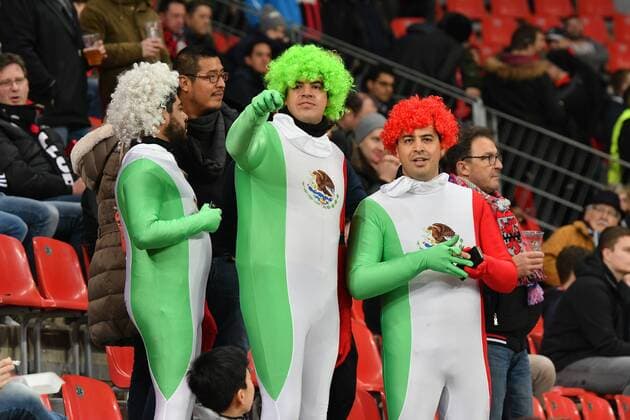 GER, Bayer 04 Leverkusen (GER) vs. Atletico Madrid (ESP) 21.02.2017, BayArena, Leverkusen, Championsleaque Achtelfinale, GER, Bayer 04 Leverkusen (GER) vs. Atletico Madrid (ESP) im Bild: Fans, freundlich, Stimmung, farbenfroh, Nationalfarbe, geschminkt, Emotionen, spanische Fans Foto © nordphoto Meuter nordphotox xMeuter