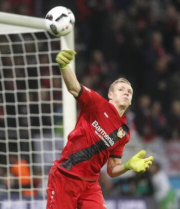 Leverkusen, Bayarena, 10.03.17: Torwart Bernd Leno (Bayer 04 Leverkusen) beim Abwurf im Spiel der 1. Bundesliga zwischen Bayer 04 Leverkusen vs. Werder Bremen in der Saison 2016 2017.