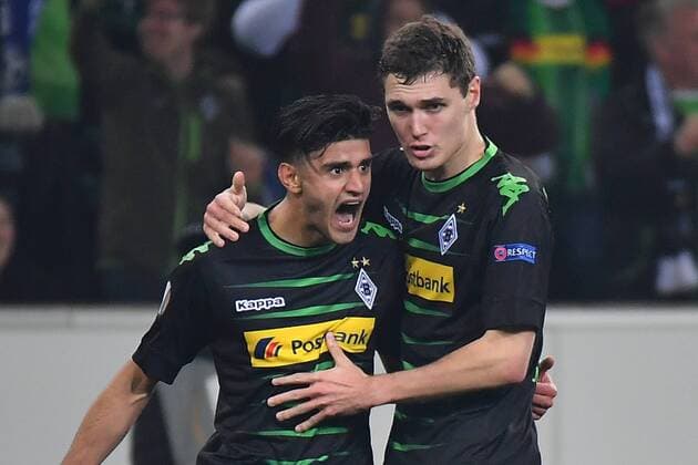 GER, Borussia Mönchengladbach (GER) vs. FC Schalke 04 (GER) 16.03.2017, Borussia Park , Moenchengladbach , Europa Leaque, Achtelfinale, Rueckspiel GER, Borussia Mönchengladbach (GER) vs. FC Schalke 04 (GER) im Bild: Torschuetze Mahmoud Dahoud (Gladbach 8),bejubelt seinen Treffer zum 2:0 mit Andreas Christensen (Gladbach 3),Querformat, Foto © nordphoto Meuter nordphotox xMeuter