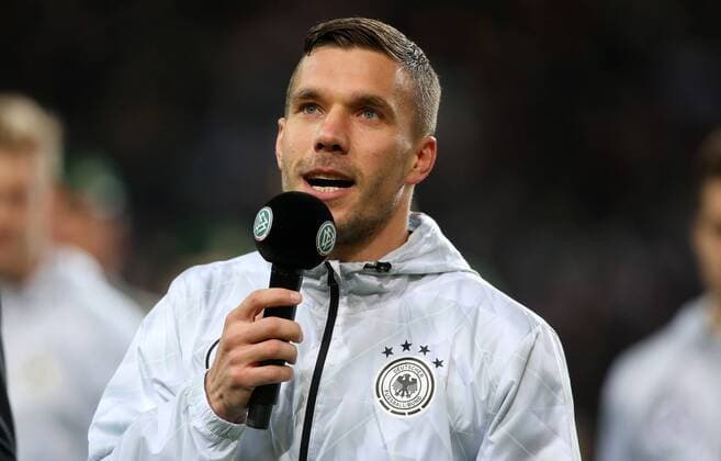Fußball Länderspiel: Deutschland - England am 22.03.2017, International Friendly Länderspiel Germany - England, Signal Iduna Park Dortmund, Germany, xmdx, freundschaftsspiel, testspiel, germany, england, dfb, nationalmannschaft, die mannschaft, Lukas PODOLSKI (10, Deutschland, Germany) wird verabschiedet Deutschland - England