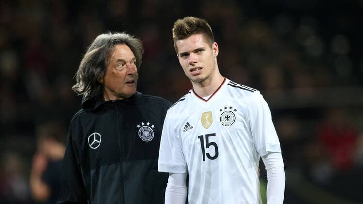 Fußball Länderspiel: Deutschland - England am 22.03.2017, International Friendly Länderspiel Germany - England, Signal Iduna Park Dortmund, Germany, xmdx, freundschaftsspiel, testspiel, germany, england, dfb, nationalmannschaft, die mannschaft, Julian WEIGL (15, Deutschland, Germany), Dr. Hans-Wilhelm MUELLER - WOHLFAHRT Deutschland - England