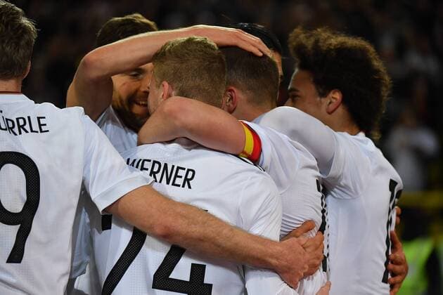 GER, FSP, Deutschland (GER) vs England (ENG) 22.03.2017, Signal-Iduna-Park , Dortmund , GER, FSP, Deutschland (GER) vs England (ENG) im Bild picture shows: Tor zum 1:0 fuer Deutschalnd durch Lukas Podolski (Deutschland GER 10), mit Leroy Sané (Deutschland GER 19), und Andre Schürrle Schuerrle (Deutschland GER 9), Foto © nordphoto Meuter nordphotox xMeuter