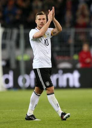 Fußball, Deutschland - England Fußball Länderspiel: Deutschland - England am 22.03.2017, International Friendly Länderspiel Germany - England, Signal Iduna Park Dortmund, Germany, xmdx, freundschaftsspiel, testspiel, germany, england, dfb, nationalmannschaft, die mannschaft, Lukas PODOLSKI (10, Deutschland, Germany) verabschiedet sich, wird ausgewechselt, applaus, abschied, Deutschland - England