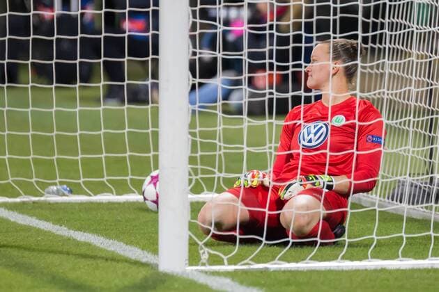 Almuth Schult (VfL Wolfsburg, 1, Torwart, goal keeper) Enttäuschung, enttäuscht, Frustration, disappointed nach dem Tor, 1:0, Fußball, Frauen, UEFA Women s Champions League, VfL Wolfsburg - Olympique Lyonnais, xprx