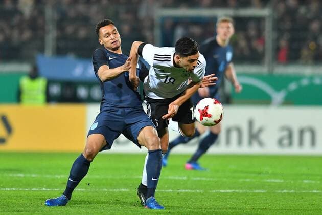 Fußball, U21 Länderspiel, Deutschland - England GER, FSP, U 21, Deutschland (GER) vs England (ENG) 24.03.2017, Brita-Arena, Wiesbaden, GER, FSP, U 21, Deutschland (GER) vs England (ENG), picture shows im Bild: Nadiem Amiri (U 21 Deutschland Germany 18) gegen Jacob Murphy (U 21 England 11) Foto © nordphoto Fabisch nordphotox xFabisch