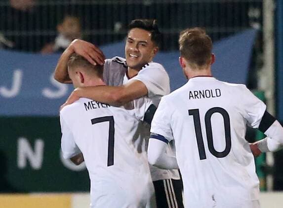 Fußball, U21 Länderspiel, Deutschland - England Fußball U21 U 21 Länderspiel: Deutschland - England am 24.03.2017, International Friendly Länderspiel Men under 21, Germany - England, Brita-Arena Wiesbaden, Germany, xmdx, freundschaftsspiel, testspiel, 1-0 druch Nadiem AMIRI (18 ,Deutschland, Germany, 1899 Hoffenheim) gegen Jordan PICKFORD ( 1 , goalkeeper, England) torjubel Deutschland - England