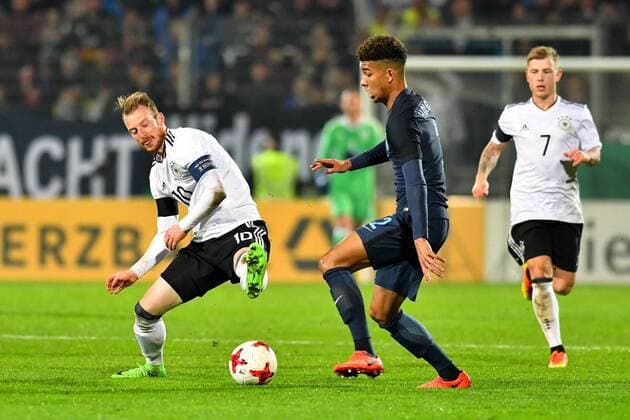 GER, FSP, U 21, Deutschland (GER) vs England (ENG) 24.03.2017, Brita-Arena, Wiesbaden, GER, FSP, U 21, Deutschland (GER) vs England (ENG), picture shows im Bild: Maximilian Arnold (U 21 Deutschland Germany 10) gegen Mason Holgate (U 21 England 2) Foto © nordphoto Fabisch nordphotox xFabisch