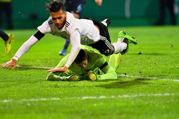 GER, FSP, U 21, Deutschland (GER) vs England (ENG) 24.03.2017, Brita-Arena, Wiesbaden, GER, FSP, U 21, Deutschland (GER) vs England (ENG), picture shows im Bild: Davie Selke (U 21 Deutschland Germany 9) gegen Jordan Pickford (U 21 England 2) Foto © nordphoto Fabisch nordphotox xFabisch