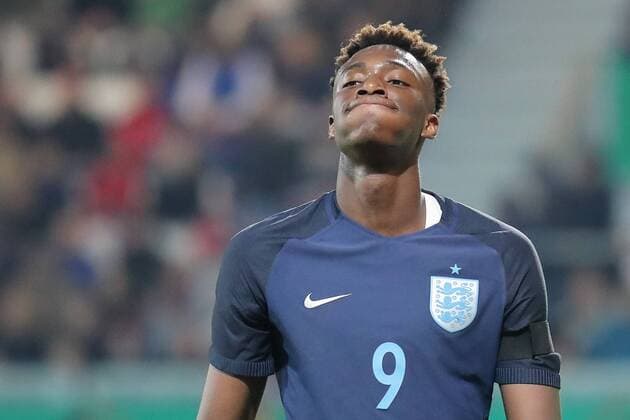 Tammy Abraham (England, 9), enttäuscht über die Niederlage, Enttäuschung nach dem Schlusspfiff, Verlierer, verloren, Frustration, disappointed, pessimistisch, Einzelbild, Aktion, Action, Fussball, Länderspiel, Deutschland U21 U 21 - England U21, xozx