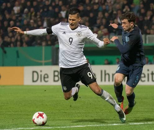 Deutschland, Wiesbaden, Brita Arena, Fußball, Fussball, 24.03.2017, U21 U 21 Freundschaftsspiel, Deutschland - England Bild: (v.l.n.r.) Davie Selke (U21 Nationalmannschaft Deutschland, 9), Ben Chilwell (U21 Nationalmannschaft England, 3) Copyright: Fotograf:xVolkerxDanzerx+++xAgenturxHMBxMedia HeikoxBecker