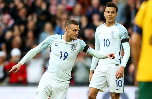 Fußball, WM Quali, England - Litauen Jamie Vardy of England celebrates after scoring his sides second goal during the Group F World Cup Qualifier at Wembley Stadium, London. Picture date: March 26th, 2017. Pic credit should read: Matt McNulty Sportimage EDITORIAL USE ONLY. No use with unauthorised audio, video, data, fixture lists, club league logos or live services. Online in-match use limited to 120 images, no video emulation. No use in betting, games or single club league player publications.