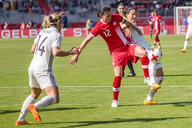v.li.: Anna Blässe (GER, 14), Christine Sinclair (CAN, 12), Dzsenifer Marozsan (GER, 10); Aktion, action, Fußball, Frauen, Länderspiel, Deutschland - Kanada, xprx