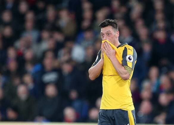 Arsenal s Mesut Ozil looks on dejected during the Premier League match at Selhurst Park Stadium, London. Picture date: April 10th, 2017. Pic credit should read: David Klein Sportimage EDITORIAL USE ONLY. No use with unauthorised audio, video, data, fixture lists, club league logos or live services. Online in-match use limited to 120 images, no video emulation. No use in betting, games or single club league player publications.