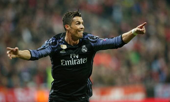 Fußball UEFA Champions League: FC Bayern Muenchen - Real Madrid , Saison 2016 2017, Viertelfinale, Hinspiel, quarter finals, first leg, 12.04.2017, xmdx, 2-1 fuer Real Madrid durch Cristiano RONALDO (7, Real Madrid), torjubel FC Bayern Muenchen - Real Madrid