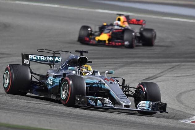 Grand Prix Bahrain, Sakhir Int. circuit, Manama, Bahrain, Formula1, Round 3, 2017. Motorsports: FIA Formula One World Championship WM Weltmeisterschaft 2017, Grand Prix of Bahrain, 44 Lewis Hamilton (GBR, Mercedes AMG Petronas F1 Team), Sakhir Bahrain xHOCHxZWEIx
