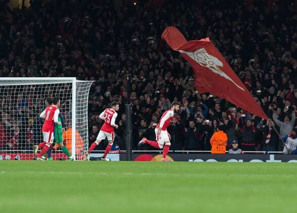 Olivier Giroud of Arsenal celebrates scoring the equalising goal during the UEFA Champions League group A match between Arsenal and Paris Saint-Germain at the Emirates Stadium, London, England on 23 November 2016. Copyright: xVincexxMignottx 12950015