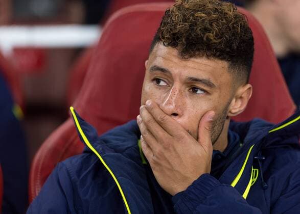 Alex Oxlade-Chamberlain of Arsenal during the UEFA Champions League group A match between Arsenal and Paris Saint-Germain at the Emirates Stadium, London, England on 23 November 2016. Copyright: xVincexxMignottx 12950047