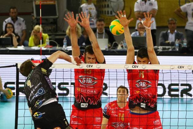 Volleyball, Herren, Saison 2016 17, CEV Champions League Final Four in Rom, Halbfinale, Perugia - Civitanova, Jiri Kovar (Nr. 9, Cucine Lube Civitanova), Luciano de Cecco (Nr. 15, Sir Sicoma Colussi Perugia), Marko Podrascanin (Nr. 18, Sir Sicoma Colussi Perugia), 29.04.17, Copyright: xMichaelxHundtx xMatthiasxKochx
