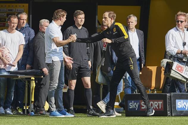 Thomas TUCHEL, Chef - Trainer BVB Julian NAGELSMANN, Chef-Trainer TSG (schimpft auf Linienrichter) Hoffenheim, Fairness, Kollegialitaet, Umarmung, Gratulation, gratulieren, fair BORUSSIA DORTMUND - TSG 1899 HOFFENHEIM 2-1 Fussball 1. Bundesliga , Dortmund, am 06.05.2017, 32.Spieltag, Saison 2016 2017, 1.Liga, 1.Bundesliga,
