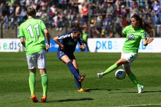 Fussball, Frauen, 1. Bundesliga, Saison 2016 17, 19. Spieltag, 1. FFC Turbine Potsdam - VfL Wolfsburg, Alexandra Popp (Nr. 11, VfL Wolfsburg), Sarah Zadrazil (Nr. 27, 1. FFC Turbine Potsdam), Sara Björk Gunnarsdottir (Nr. 7, VfL Wolfsburg), 07.05.17, Copyright: xMichaelxHundtx xMatthiasxKochx