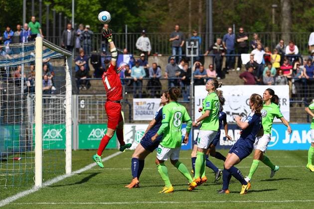 Bilder des Tages - SPORT Fussball, Frauen, 1. Bundesliga, Saison 2016 17, 19. Spieltag, 1. FFC Turbine Potsdam - VfL Wolfsburg, TW Almuth Schult (Nr. 1, VfL Wolfsburg), Inka Wesely (Nr. 15, 1. FFC Turbine Potsdam), Babett Peter (Nr. 8, VfL Wolfsburg), Alexandra Popp (Nr. 11, VfL Wolfsburg), Tabea Kemme (Nr. 21, 1. FFC Turbine Potsdam), 07.05.17, Copyright: xMichaelxHundtx xMatthiasxKochx