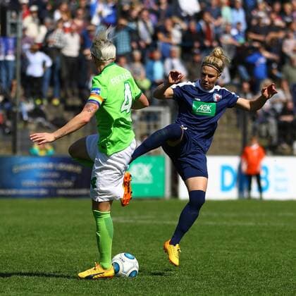 Fussball, Frauen, 1. Bundesliga, Saison 2016 17, 19. Spieltag, 1. FFC Turbine Potsdam - VfL Wolfsburg, Nilla Fischer (Nr. 4, VfL Wolfsburg), Svenja Huth (Nr. 9, 1. FFC Turbine Potsdam), 07.05.17, Copyright: xMichaelxHundtx xMatthiasxKochx