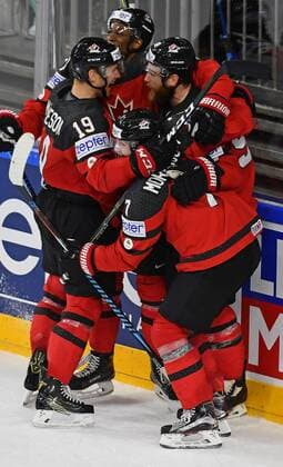 20.05.2017, xblx, Eishockey WM 2017, Halbfinale, Kanada - Russland, emspor, v.l. Mike Matheson (Team Canada, Kanada), Wayne Simmonds (Team Canada, Kanada), Ryan O Reilly (Team Canada, Kanada), Josh Morrissey (Team Canada, Kanada), Goal scored, Tor zum 3:2, celebrate the goal, Torjubel Koeln