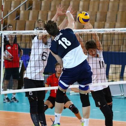Volleyball, Herren U21 U 21 Saison 2016 17, WM-Quali, Deutschland - Polen, Johannes Tille (Nr. 6, Deutschland U21), Tomasz Fornal (Nr. 18, Polen U21), Tobias Krick (Nr. 11, Deutschland U21), 21.05.17, Copyright: xMichaelxHundtx xMatthiasxKochx