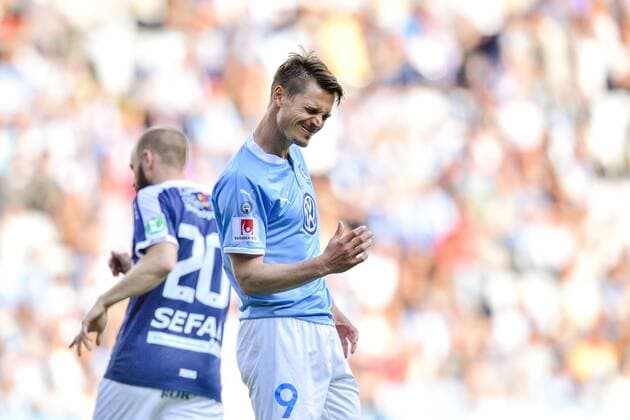170521 Malmö FFs Markus Rosenberg deppar efter missad malchans under fotbollsmatchen i Allsvenskan mellan Malmö FF och Norrköping den 21 maj 2017 i Malmö. Copyright: LUDVIGxTHUNMAN BB170521LT034