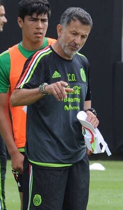 Fußball, Training Nationalteam Mexiko May 31, 2017 - Mexico - EUM20170531DEP01.JPG.CIUDAD DE MEXICO SoccerFutbol-Seleccion.- La Seleccion mexicana de futbol enfrenta a su similar de Irlanda, este jueves, 1 de junio de 2017, en juego amistoso en el MetLife Stadium en Nueva York, Estados Unidos. El director tecnico azteca, Juan Carlos Osorio, en entrenamiento, 4 de octubre de 2016. Foto: Archivo Agencia EL UNIVERSALJMA. Latin News - May 31, 2017 - ZUMAu78_ 20170531_zaf_u78_013 Copyright: xElxUniversalx
