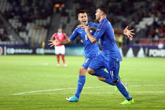 Fußball, U21 EM, Dänemark - Italien Krakow , Stadion im Jozefa Pilsudskiego 18.06.2017 , Pilka nozna Reprezentacja , Kadra , U-21, Mistrzostwa Europy U21 U 21 2017 Grupa C Dania U21 - Wlochy U21 NZ Andrea Petagna ( ITA ) radosc bramka gol 0-2 celebration obok Alberto Grassi ( ITA ) FOT Michal Nowak Newspix.pl Krakow , Jozef Pilsudski s Stadium 18.06.2017 Sport , Football National Teams , UEFA Under-21 European Championship EM Europameisterschaft Poland 2017 , Group C Denmark U-21 - Italy U-21 photo by Michal Nowak Newspix.pl --- Newspix.pl FRANCE OUT! 170618MIN102