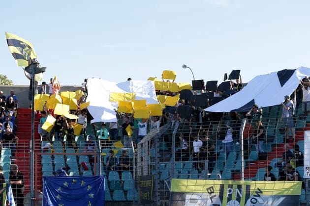 Fussball UEFA Europa League, Europa-Ligue, Europa League 2017 - 2018 04.07.2017, UEFA Europa League 2017-2018, Qualification First Round, Second Game, Return Game, Luxemburg, Stade Josy Barthel, Progres Niederkorn, Proges Niederkorn (LUX) - Rangers FC, Glasgow Rangers (SCO) vl: Fans, Zuschauer Niederkorn