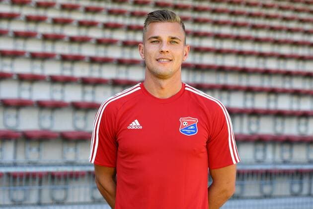 Vitalij Lux (Unterhaching, 27) Einzelbild, Aktion, Action, Porträt, Portrait, Fußball, GER, 3.Liga, Porträttermin 2017 2018, SpVgg Unterhaching, xslx