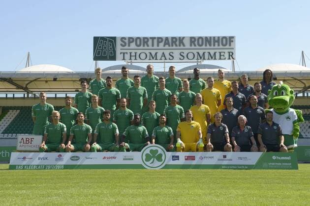 06.07.2017 - SpVgg Spielvereinigung Greuther Fürth Kleeblatt - 2. Fußball Bundesliga BL - Saison 2017 2018 - Fototermin Porträttermin Portraittermin - Mannschaftsfoto Teamfoto - - vorne von links : Benedikt Kirsch (18, SpVgg Greuther Fürth ) Maximilian Wittek (3, SpVgg Greuther Fürth ) Tolcay Cigerci (29, SpVgg Greuther Fürth ) Khaled Narey (21, SpVgg Greuther Fürth ) Manuel Torres (17, SpVgg Greuther Fürth ) Balazs Megyeri (24, SpVgg Greuther Fürth ) Janos Radoki (Trainer SpVgg Greuther Fürth ) Dr. Harald Hauer (Teamarzt SpVgg Greuther Fürth ) Daniel Wiegand (Team-Koordinator Zeugwart SpVgg Greuther Fürth ) zweite Reihe von links : Richard Magyar ( 5, SpVgg Greuther Fürth ) Marco Caligiuri (13, SpVgg Greuther Fürth ) Sebastian Ernst (15, SpVgg Greuther Fürth ) Veton Berisha (19, SpVgg Greuther Fürth ) Patrick Sontheimer (40, SpVgg Greuther Fürth ) Mathis Bolly (14, SpVgg Greuther Fürth ) Sascha Burchert (30, SpVgg Greuther Fürth ) Mirko Dickhaut (Co-Trainer SpVgg Greuther Fürth ) Carsten Klee (Chef-Physio SpVgg Greuther Fürth ) Drache Eddy ( Maskottchen SpVgg Greuther Fürth ) dritte Reihe von links : Dominik Schad (35, SpVgg Greuther Fürth ) Jurgen Gjasula (10. SpVgg Greuther Fürth ) Adam Pinter (16, SpVgg Greuther Fürth ) Daniel Steininger ( 31, SpVgg Greuther Fürth ) Nik Omladic (33, SpVgg Greuther Fürth ) Marius Funk (1, SpVgg Greuther Fürth ) Christian Fiedler (Torwarttrainer SpVgg Greuther Fürth ) Marius Koc (Physio SpVgg Greuther Fürth ) vierte Reihe (hinten) von links : Lukas Gugganig (4, SpVgg Greuther Fürth ) Serdar Dursun (9, SpVgg Greuther Fürth ) Philipp Hofmann (11, SpVgg Greuther Fürth ) Marcel Franke (28, SpVgg Greuther Fürth ) Stephen Sama (2, SpVgg Greuther Fürth ) Timo Königsmann (25, SpVgg Greuther Fürth ) Michael Schleinkofer (Athletik-Trainer SpVgg Greuther Fürth ) Benjamin Ngarambe (Physio SpVgg Greuther Fürth )