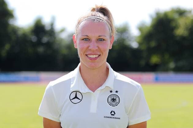 Kristin Demann (Tini Demann, DFB-Frauen, 6), Porträt, Portrait, Einzelbild, Vorstellung, Präsentation, Europameisterschaft 2017, EM-Kader der DFB-Frauen zur UEFA Women s EURO 2017, Deutschland, Deutscher Kader, Fussball, Frauen, Fototermin DFB-Frauen, EM-Kader 2017, xozx