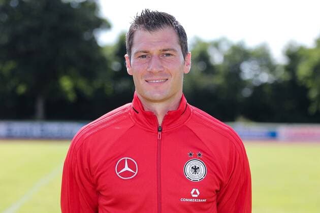 Simon Panter (Torwarttrainer, DFB-Frauen), Porträt, Portrait, Einzelbild, Vorstellung, Präsentation, Europameisterschaft 2017, EM-Kader der DFB-Frauen zur UEFA Women s EURO 2017, Deutschland, Deutscher Kader, Fussball, Frauen, Fototermin DFB-Frauen, EM-Kader 2017, xozx