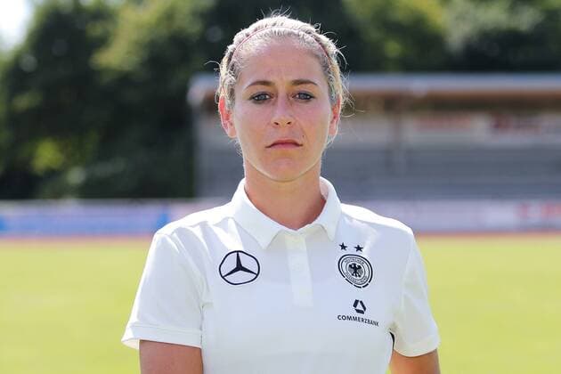 Anna Blässe (Anna Blaesse, DFB-Frauen, 14), Porträt, Portrait, Einzelbild, Vorstellung, Präsentation, Europameisterschaft 2017, EM-Kader der DFB-Frauen zur UEFA Women s EURO 2017, Deutschland, Deutscher Kader, Fussball, Frauen, Fototermin DFB-Frauen, EM-Kader 2017, xozx