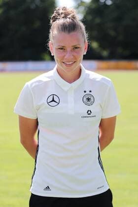 Linda Dallmann (DFB-Frauen, 16), Porträt, Portrait, Einzelbild, Vorstellung, Präsentation, Europameisterschaft 2017, EM-Kader der DFB-Frauen zur UEFA Women s EURO 2017, Deutschland, Deutscher Kader, Fussball, Frauen, Fototermin DFB-Frauen, EM-Kader 2017, xozx