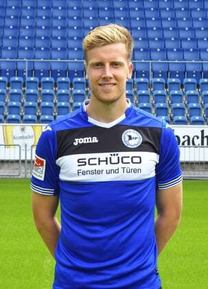 04.07.2017, Fussball, 2. LIGA, Saison 2017 2018, SCHÜCO-ARENA, BIELEFELD Fußball, GER, 2.BL, Portraittermin 2017 2018, DSC Arminia Bielefeld Brian Behrendt (Arminia Bielefeld), Aktion, Einzelbild, Hoch, Portrait
