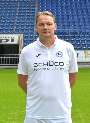 04.07.2017, Fussball, 2. LIGA, Saison 2017 2018, SCHÜCO-ARENA, BIELEFELD Fußball, GER, 2.BL, Portraittermin 2017 2018, DSC Arminia Bielefeld Marco Kostmann (Torwart-Trainer Arminia Bielefeld), Aktion, Einzelbild, Hoch, Co-Trainer, Assistenztrainer