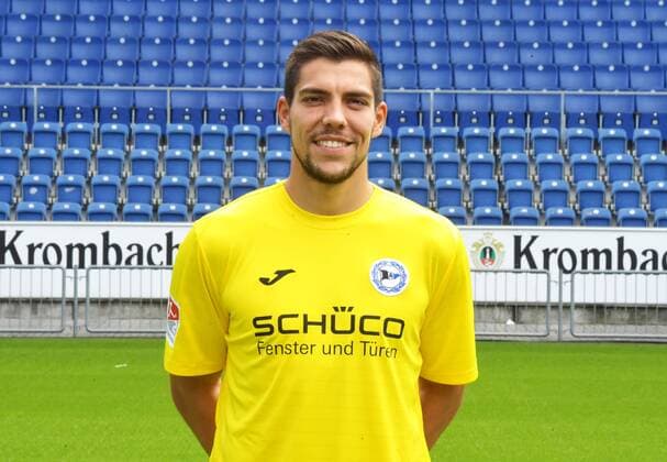 04.07.2017, Fussball, 2. LIGA, Saison 2017 2018, SCHÜCO-ARENA, BIELEFELD Fußball, GER, 2.BL, Portraittermin 2017 2018, DSC Arminia Bielefeld Stefan Ortega Moreno (Arminia Bielefeld), Aktion, Einzelbild, Quer, Portrait